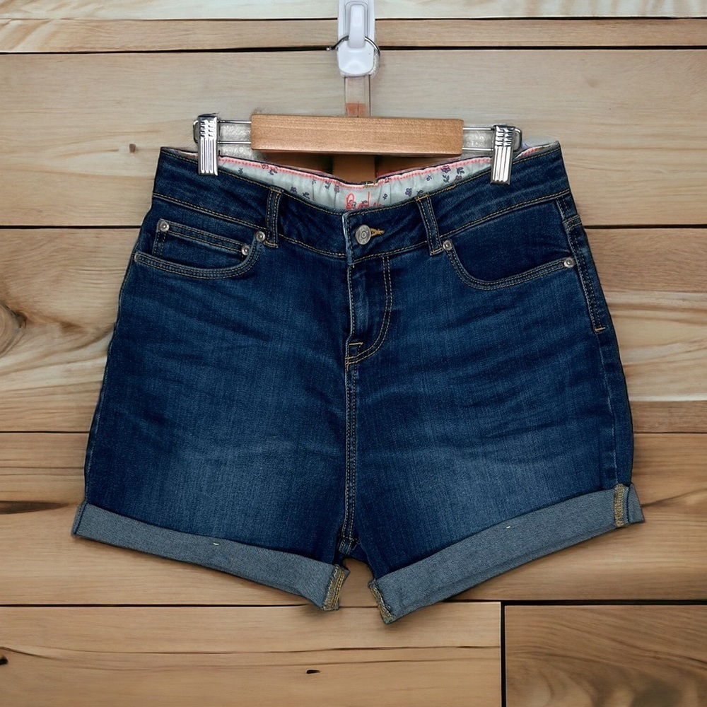 Boden Cuffed Chino Denim Blue Shorts